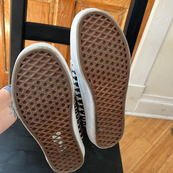 Vans - Picture 3 of 4